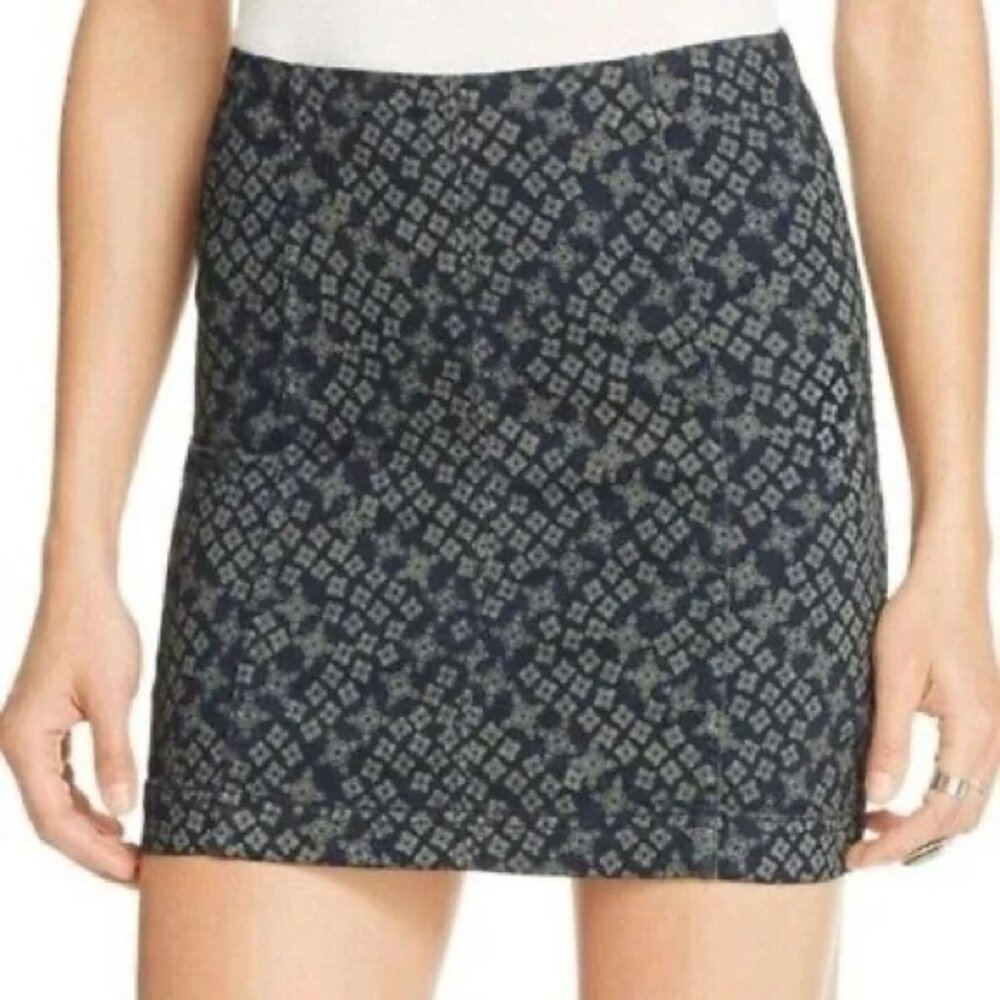 Free People Black and Gray Patterned Pencil Skirt Size 2